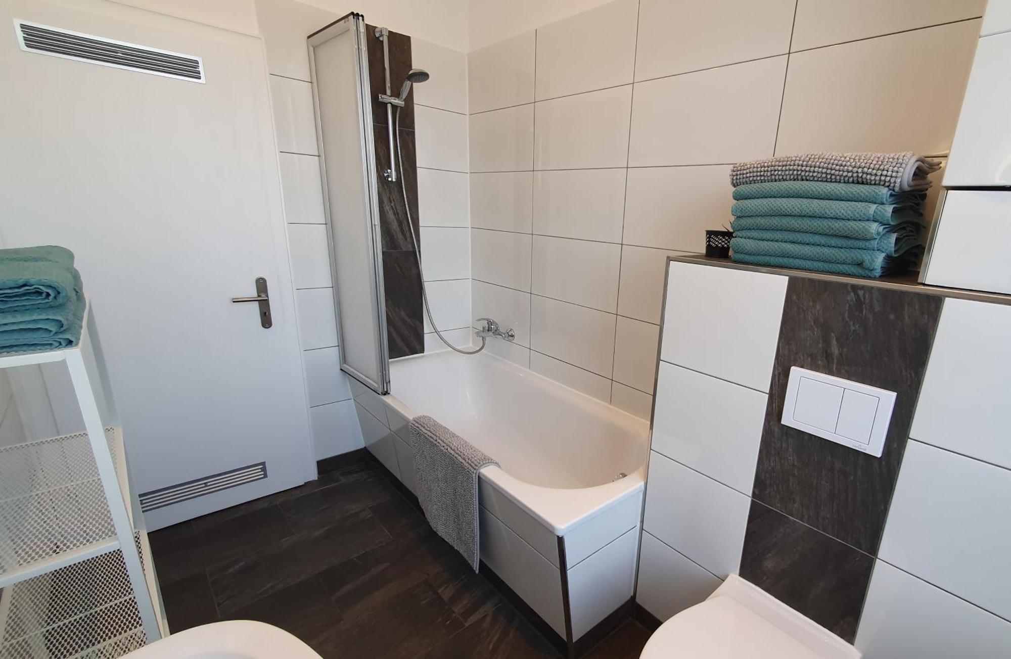 Frankes Sleep Inn, 4, 2, 1 Raumwohnungen, Sauna Велберт Екстериор снимка